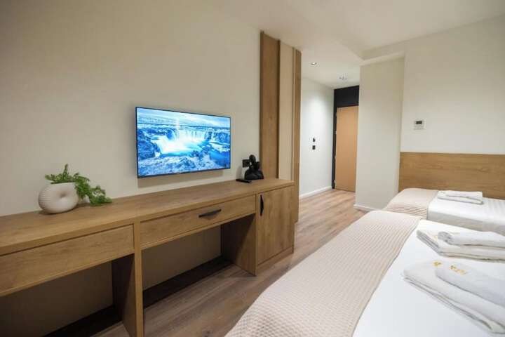 Room 16 of 52