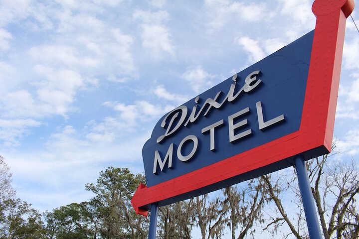Exterior of Dixie Motel - Hilliard