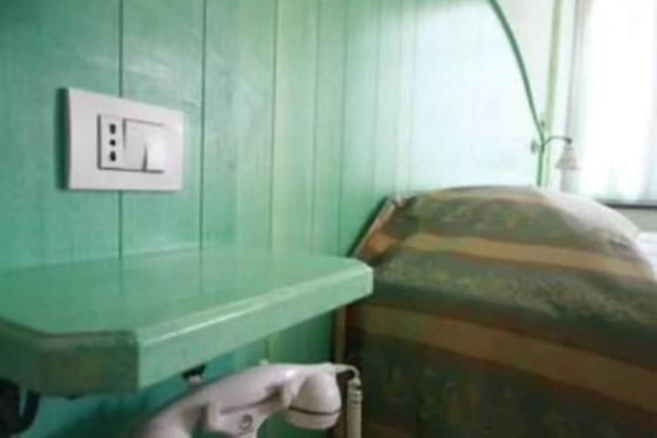 Room 11 of 29