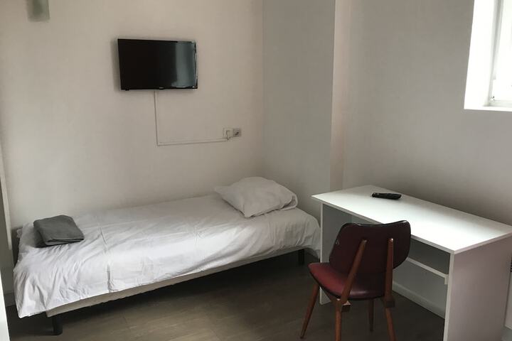 Room 6 of 158