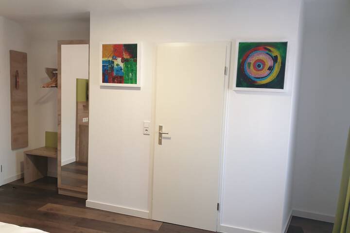 Room 12 of 85