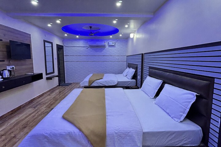 Room 11 of 21