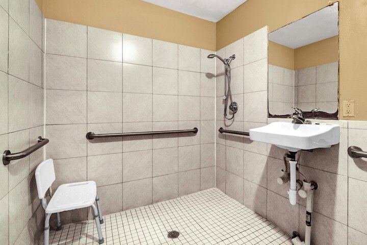 Room 30 of 40