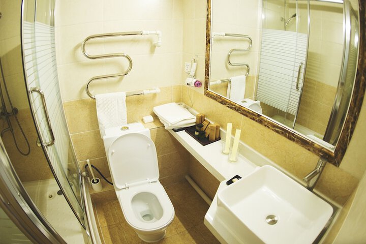 Room 15 of 17
