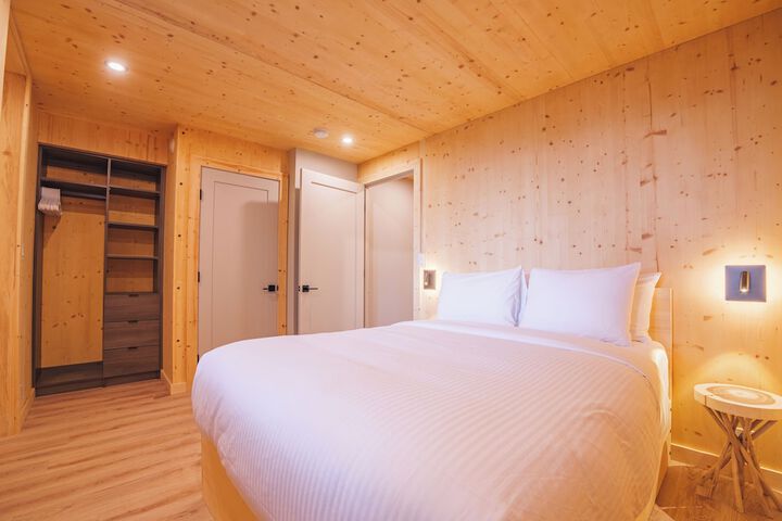 Room 18 of 218