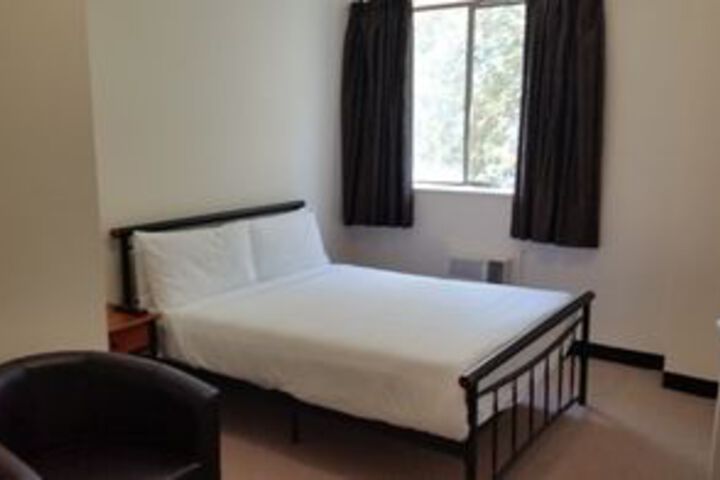 Room 7 of 10