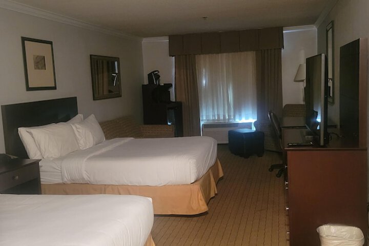 Room 12 of 23