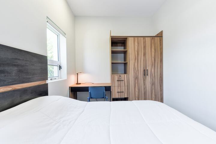 Room 30 of 228