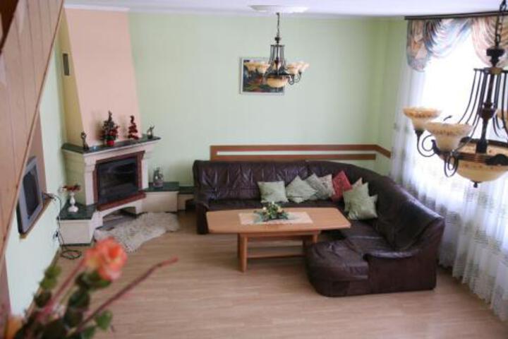 Room 15 of 36
