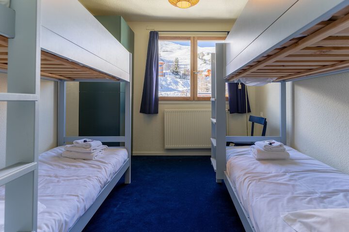 Room 6 of 30