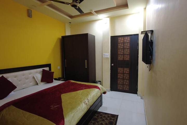 Room 14 of 50