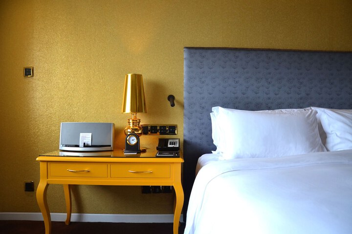 Room 9 of 66