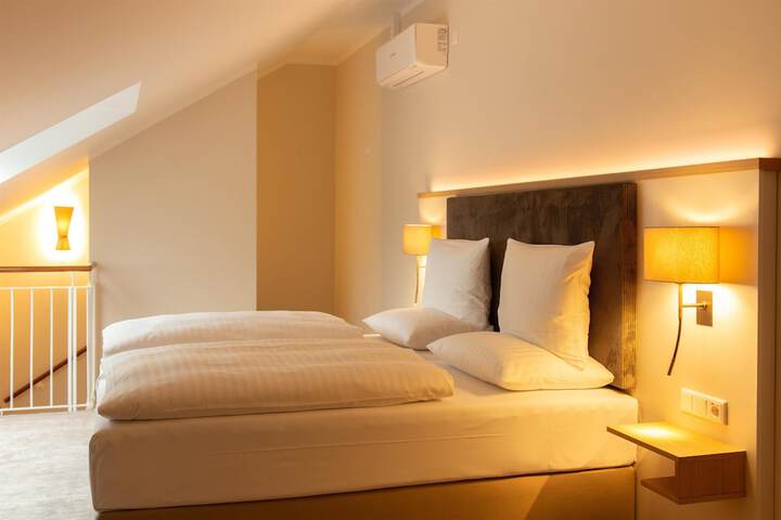 Room 42 of 99