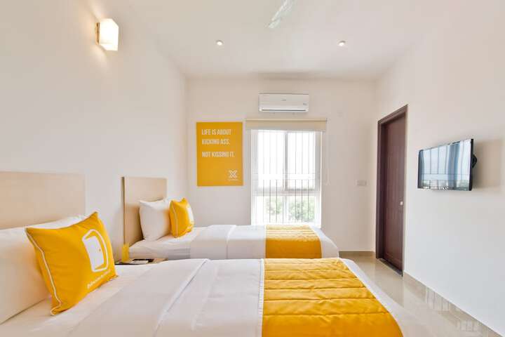 Room 5 of 32
