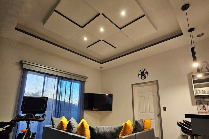 Room 10 of 18