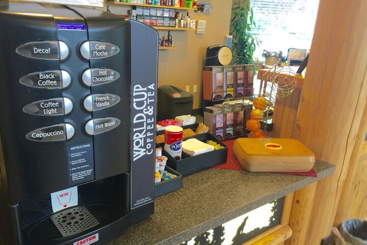 Breakfast/Coffee Service 117 of 210