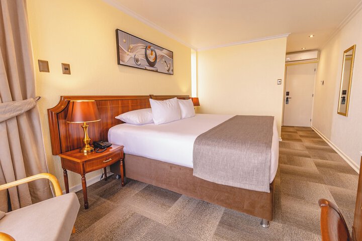 Room 30 of 46