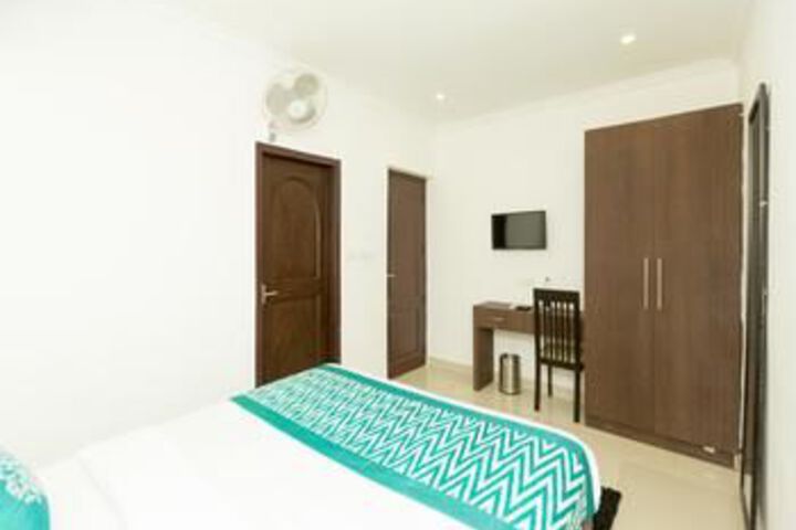 Room 11 of 20