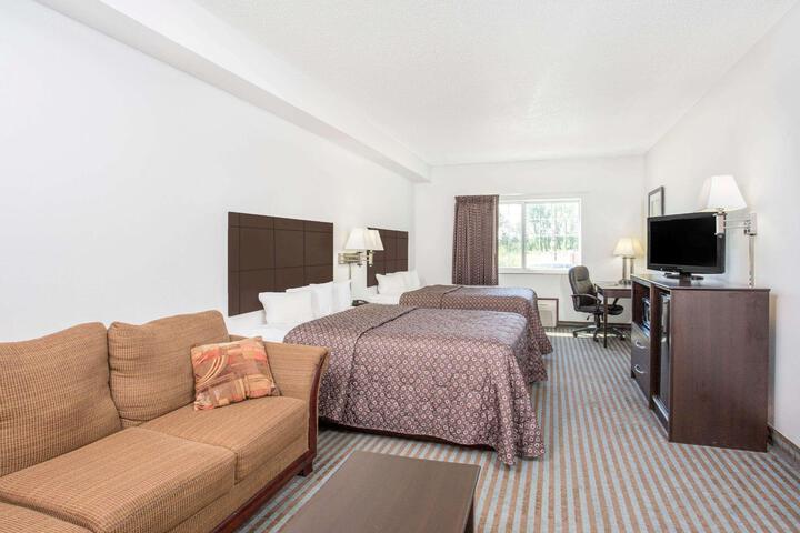 2 Queen Beds (4 of 8)