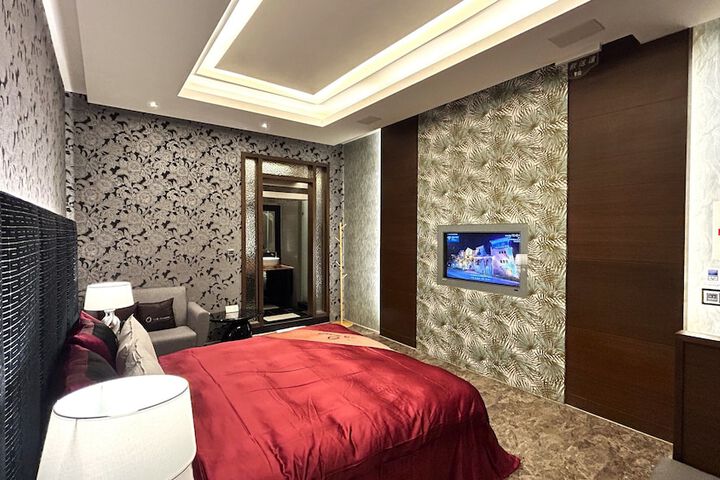 Room 46 of 97