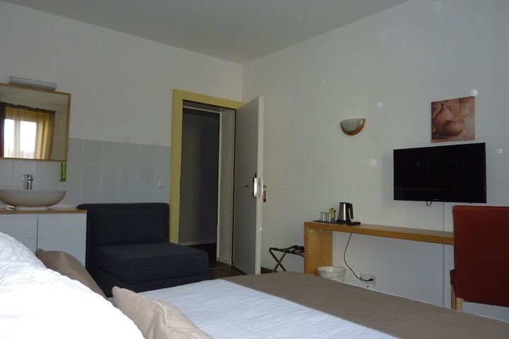 Room 32 of 56