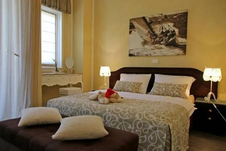 Room 5 of 21