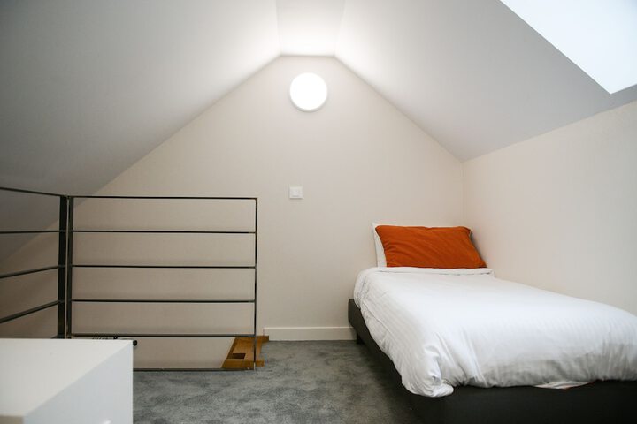 Room 25 of 80
