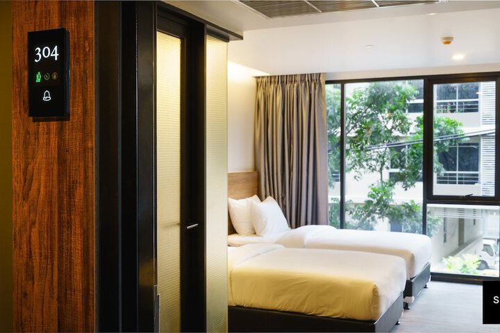 Room 12 of 65