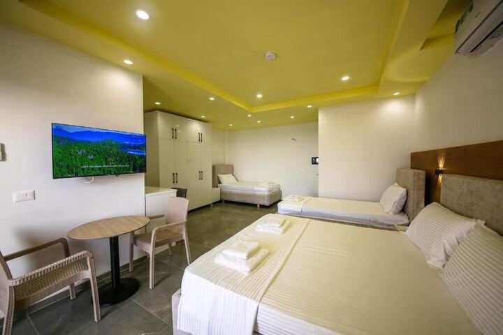 Room 7 of 70