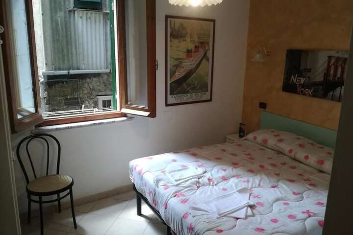 Room 6 of 32