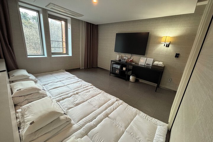 Room 13 of 36