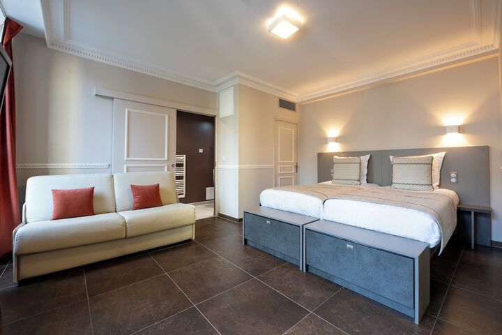 Room 16 of 28