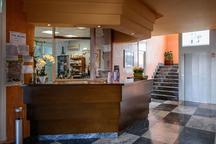 Check-in/check-out kiosk