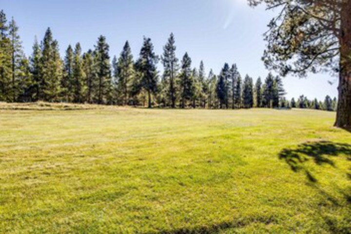 Property Grounds 38 of 51