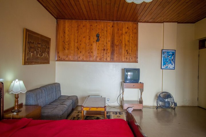 Room 8 of 69