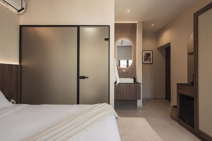 Room 35 of 120