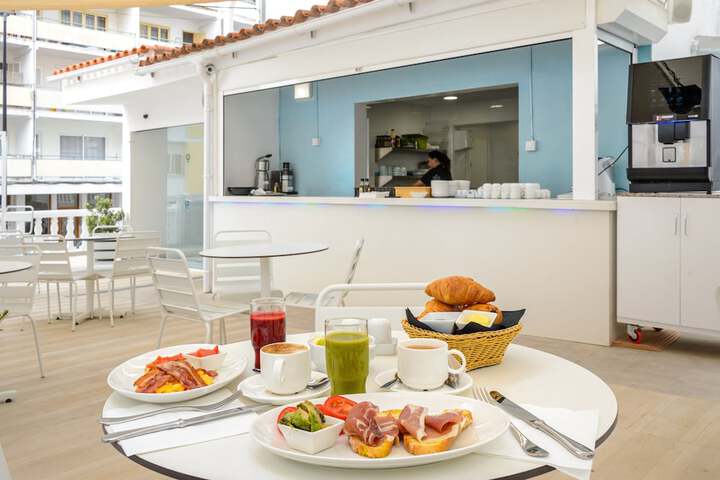 Breakfast buffet