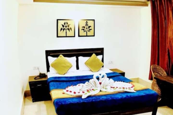 Room 3 of 16