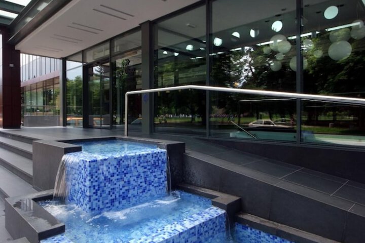 Hotel Pool
