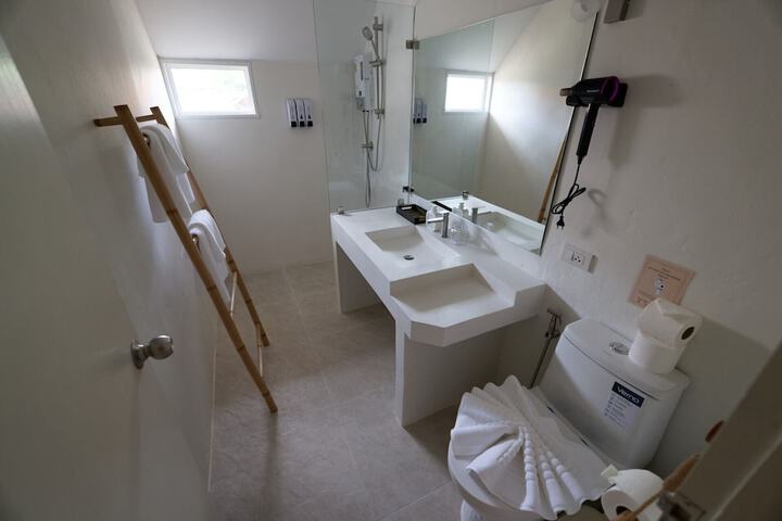 Room 35 of 68