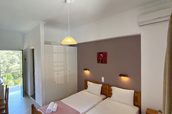 Room 7 of 24