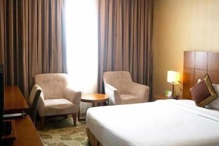 Room 16 of 181