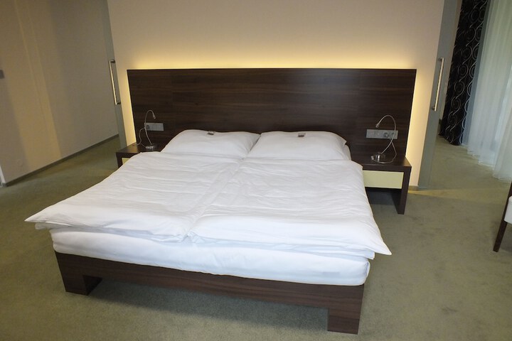 Room 21 of 34