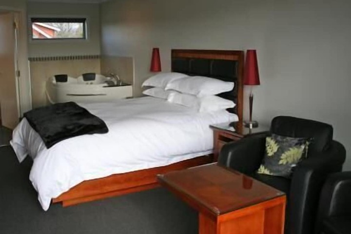 Room 4 of 50
