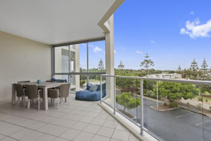 Terrace/Patio 2 of 19