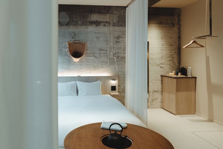 Room 15 of 36
