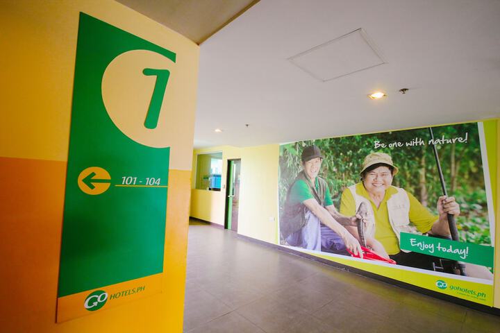 Ballroom/Hall 14 of 19