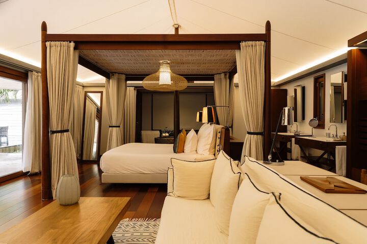 Room 16 of 65
