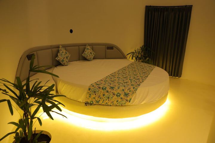 Room 5 of 95