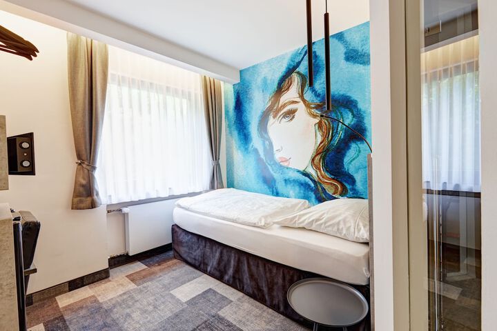 Room 25 of 70